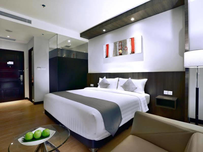 Hotel Neo Dipatiukur Bandung By Aston Esterno foto